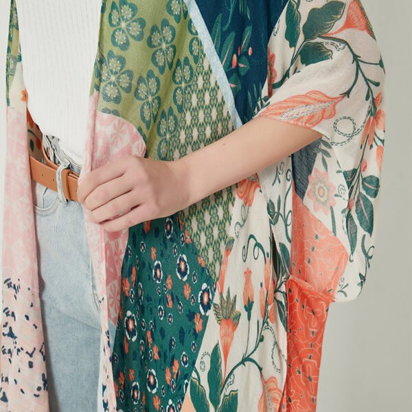 Casual Floral Contrasting Printed Viscose Kimonos - Image 7