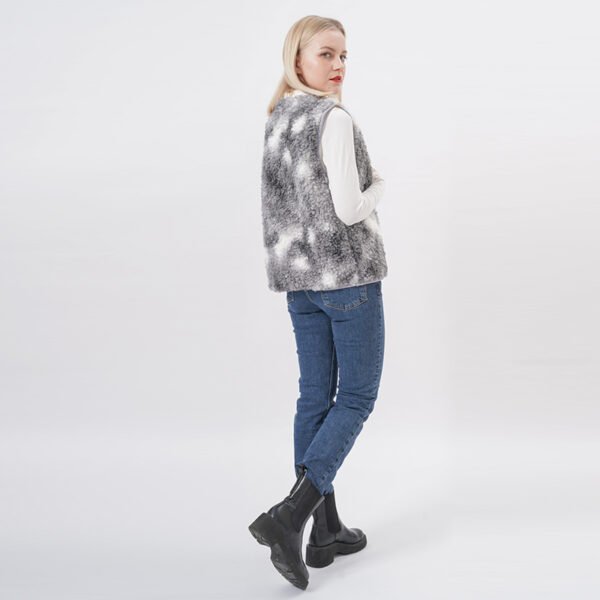 Sleeveless Leopard Fleece Jacket - Image 4