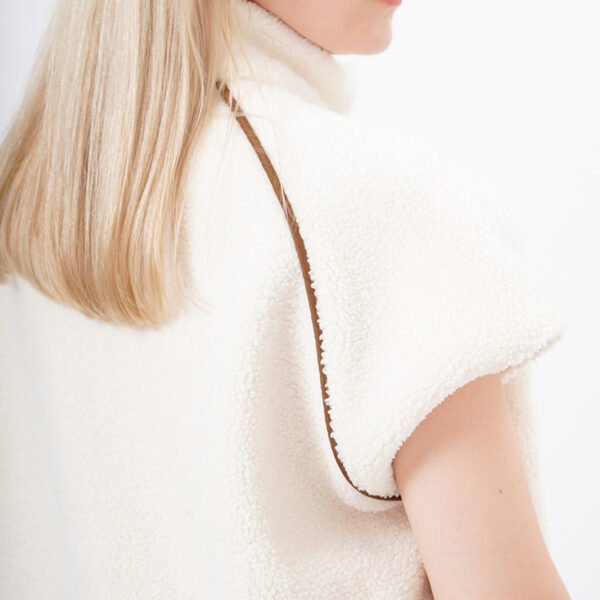 Full-Zip Contrast Fleece Vest - Image 2